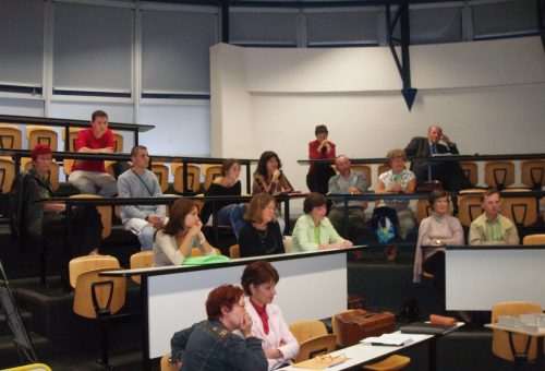 Une réunion des acteurs du Lycée du Coudon dans l'amphithéâtre.